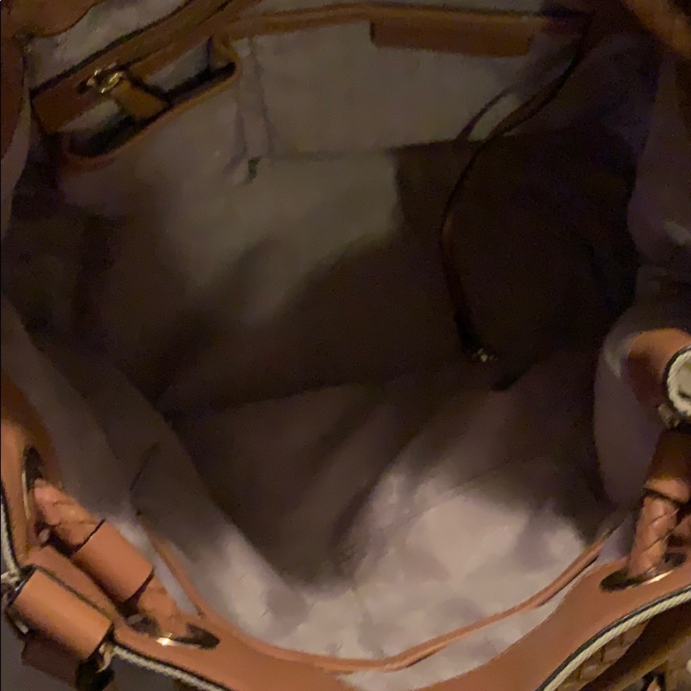 🦋Michael Kors Purse🦋 - Picture 4 of 5